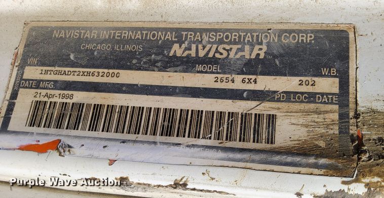 image for item MB9995 1999 International 2654  ready mix truck