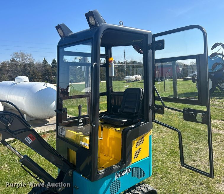 image for item MC9871 2022 Ants ME10E  mini excavator