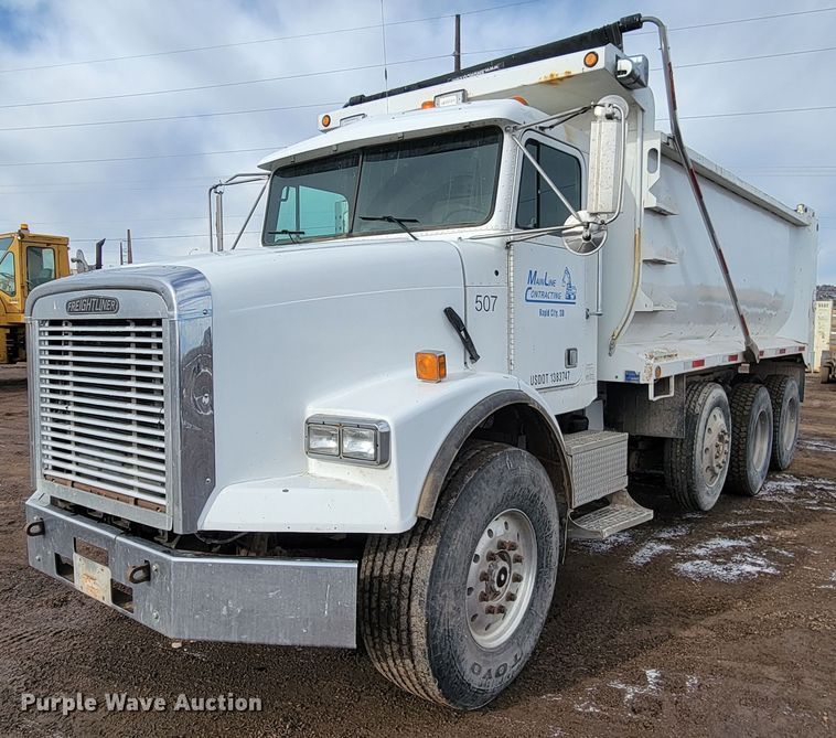 image for item ME9778 1995 Freightliner FLD112  dump truck