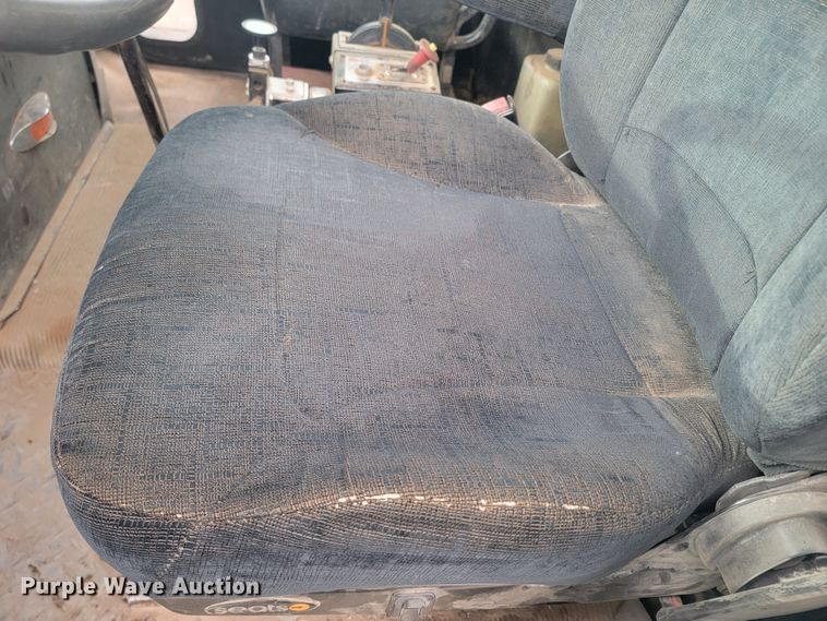 image for item ME9778 1995 Freightliner FLD112  dump truck