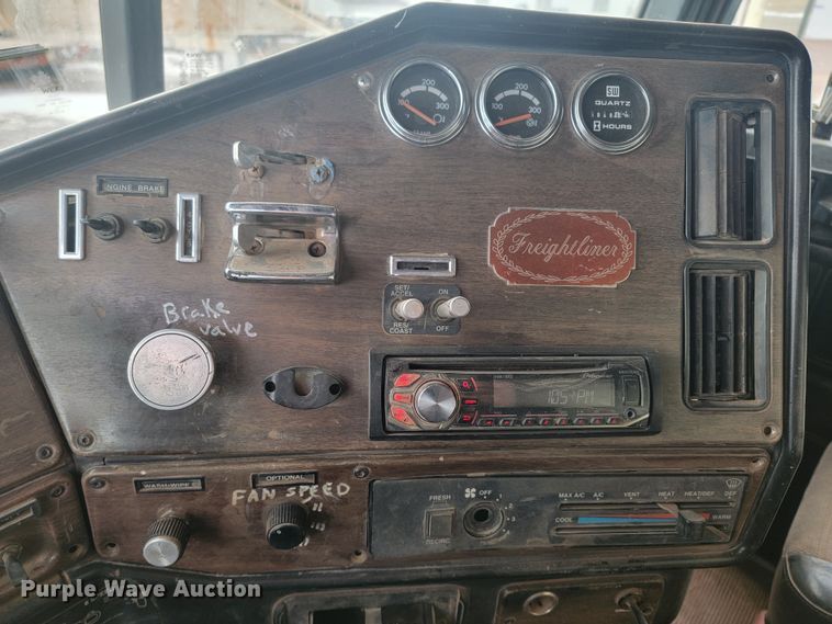 image for item ME9778 1995 Freightliner FLD112  dump truck