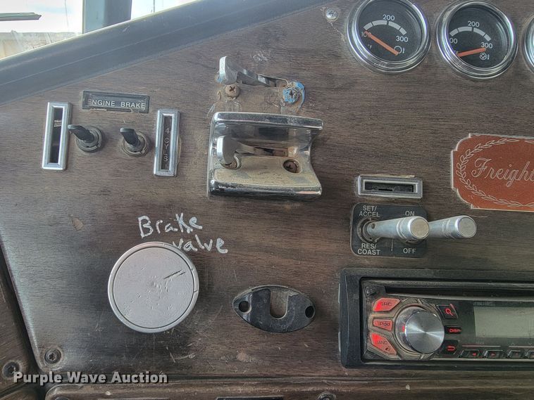 image for item ME9778 1995 Freightliner FLD112  dump truck