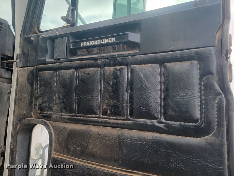 image for item ME9778 1995 Freightliner FLD112  dump truck