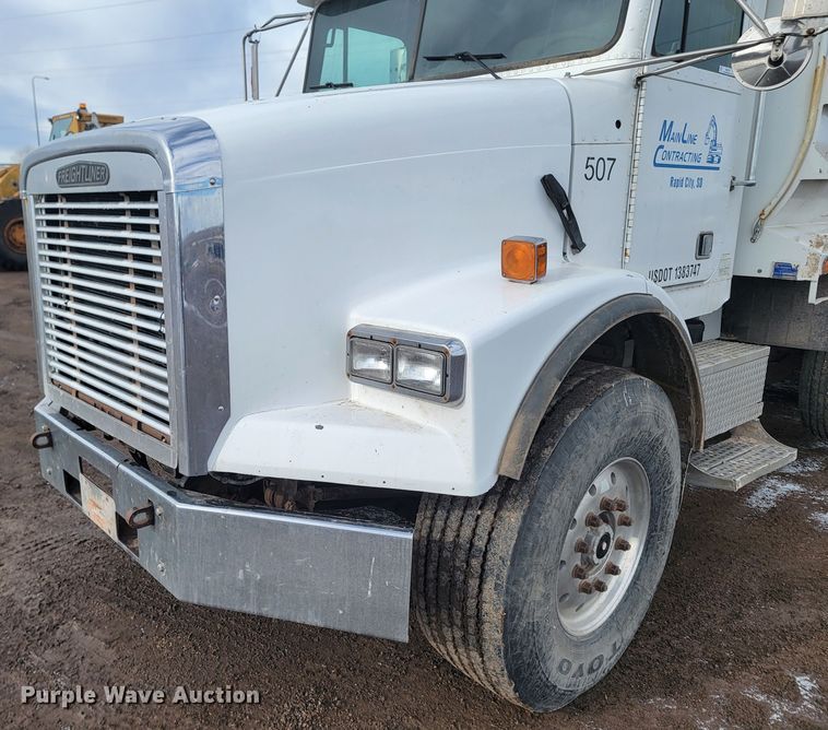 image for item ME9778 1995 Freightliner FLD112  dump truck