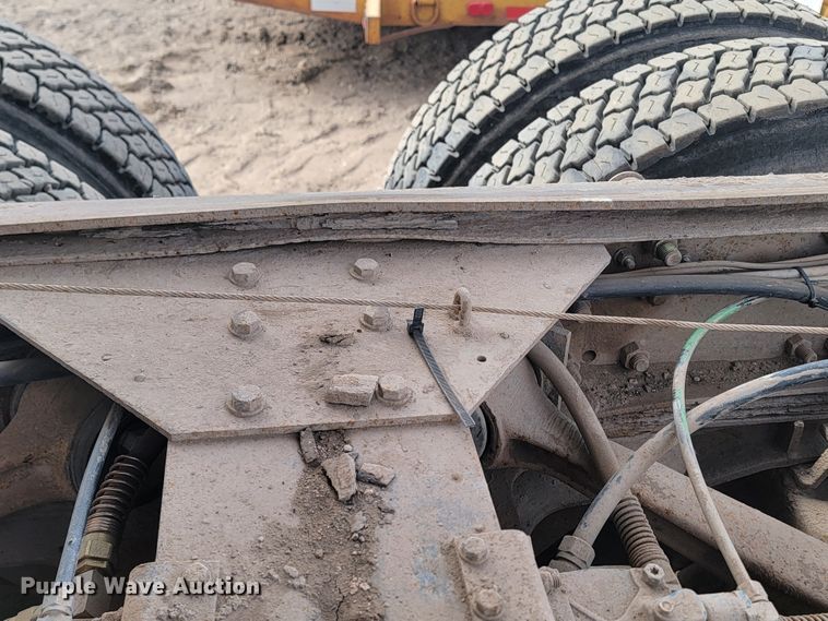 image for item ME9778 1995 Freightliner FLD112  dump truck