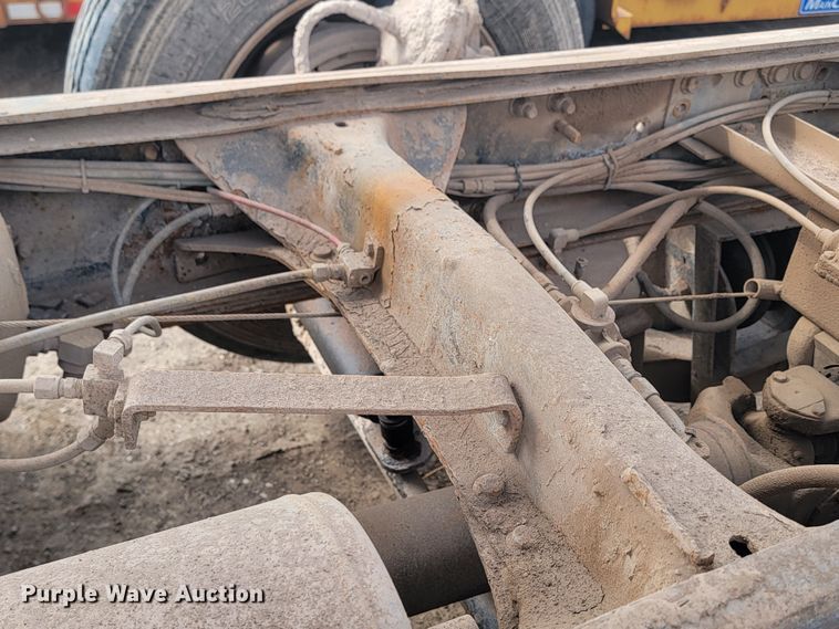 image for item ME9778 1995 Freightliner FLD112  dump truck