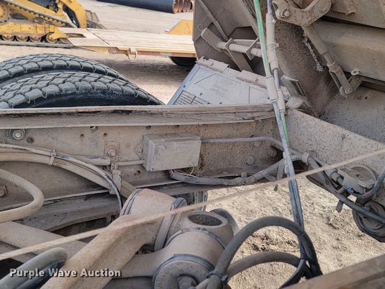 image for item ME9778 1995 Freightliner FLD112  dump truck