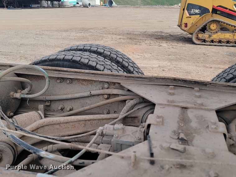 image for item ME9778 1995 Freightliner FLD112  dump truck