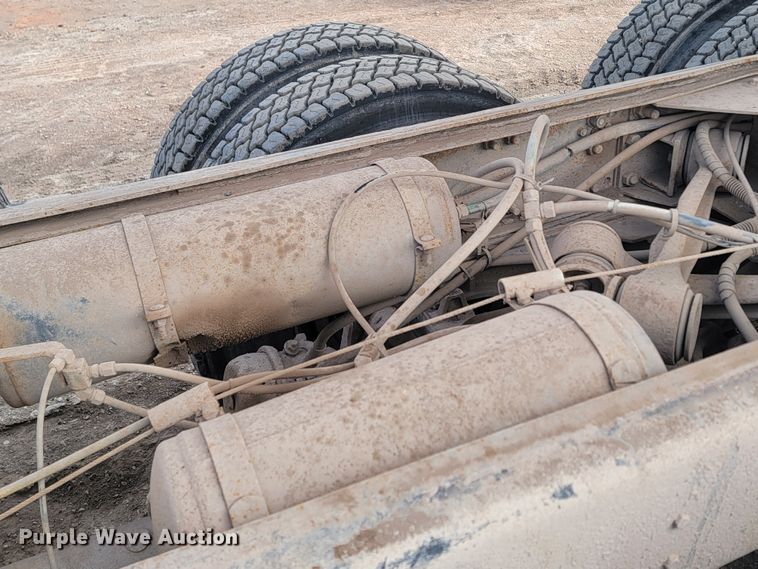 image for item ME9778 1995 Freightliner FLD112  dump truck