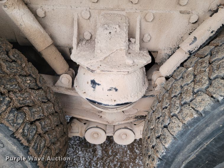 image for item ME9778 1995 Freightliner FLD112  dump truck