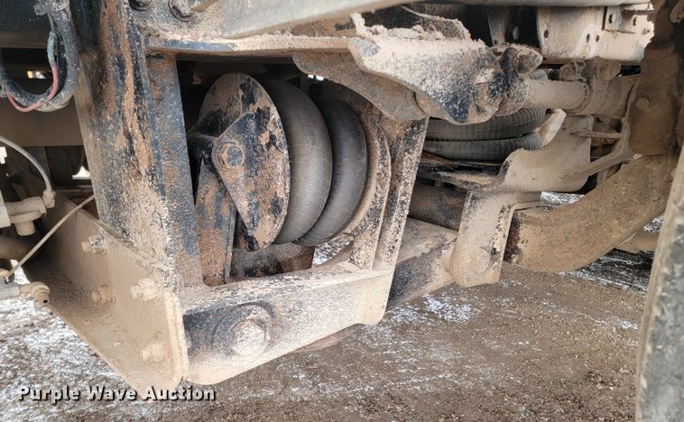 image for item ME9778 1995 Freightliner FLD112  dump truck