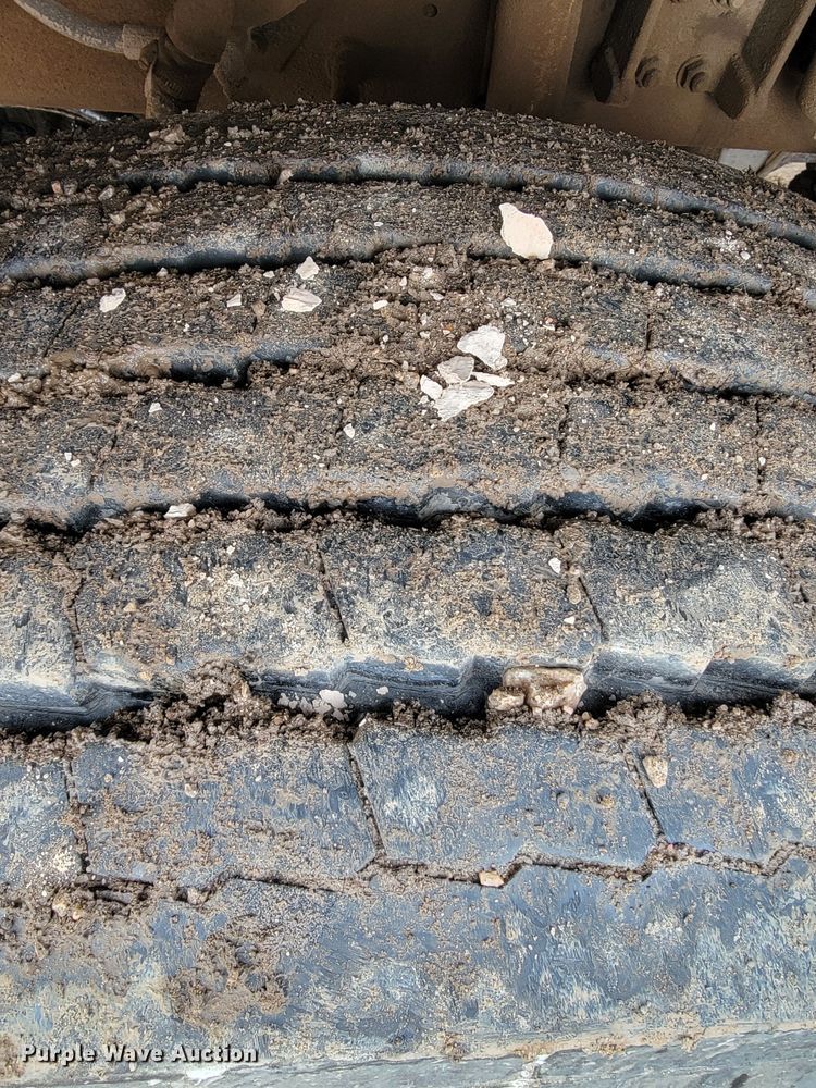 image for item ME9778 1995 Freightliner FLD112  dump truck