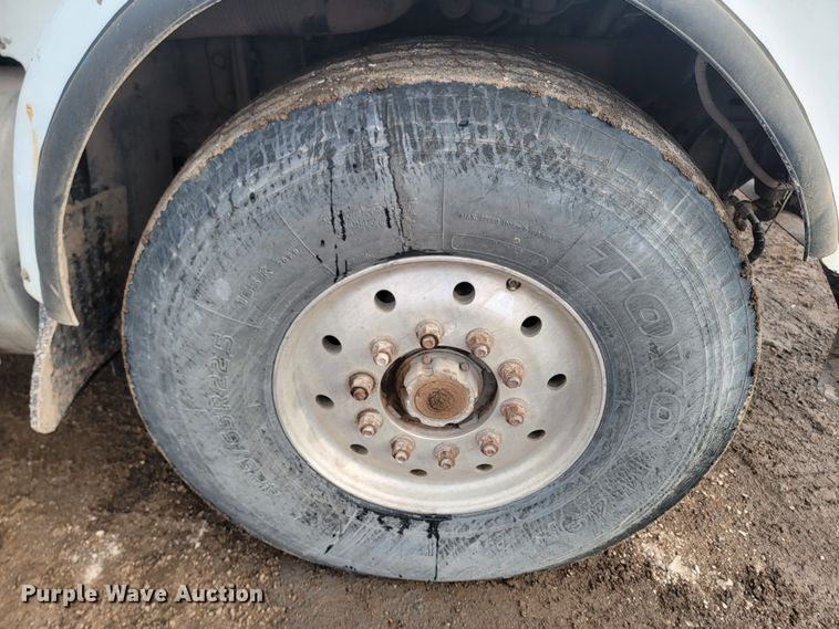 image for item ME9778 1995 Freightliner FLD112  dump truck