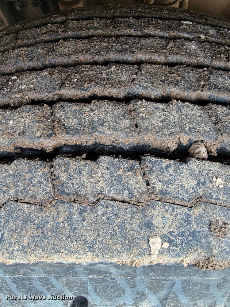 image for item ME9778 1995 Freightliner FLD112  dump truck