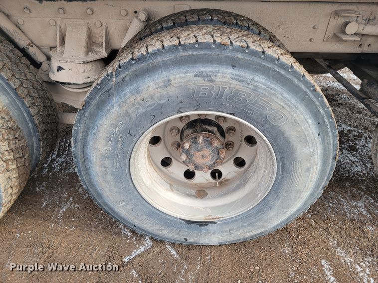 image for item ME9778 1995 Freightliner FLD112  dump truck