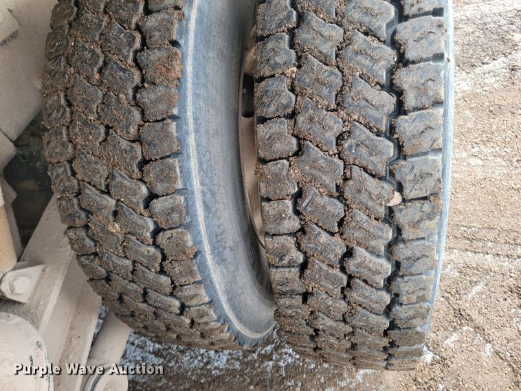 image for item ME9778 1995 Freightliner FLD112  dump truck