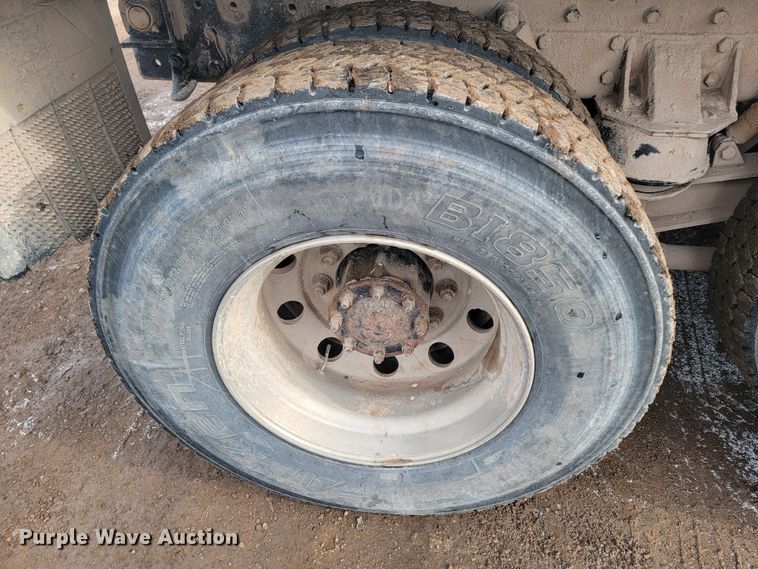 image for item ME9778 1995 Freightliner FLD112  dump truck