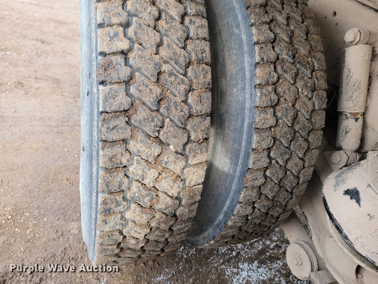 image for item ME9778 1995 Freightliner FLD112  dump truck