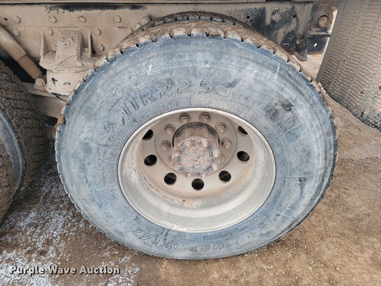 image for item ME9778 1995 Freightliner FLD112  dump truck