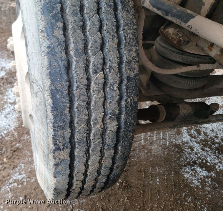 image for item ME9778 1995 Freightliner FLD112  dump truck