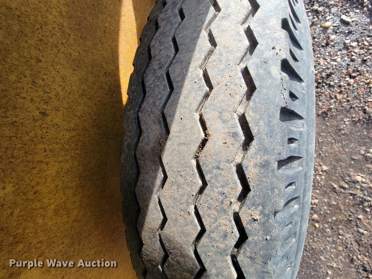 image for item ME9779 1995 Big Tex 8x20  equipment trailer