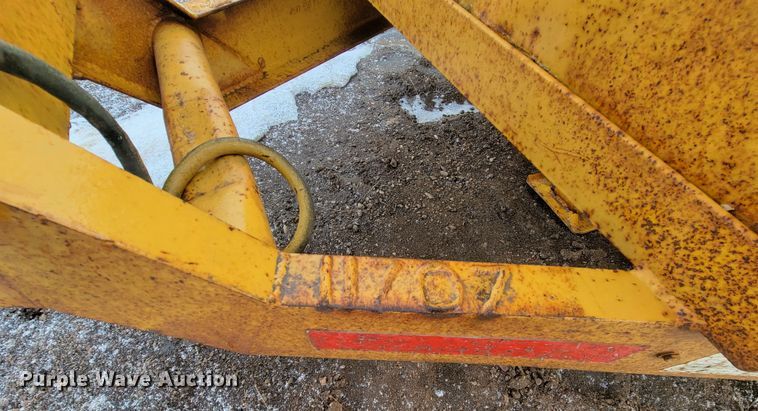 image for item ME9779 1995 Big Tex 8x20  equipment trailer