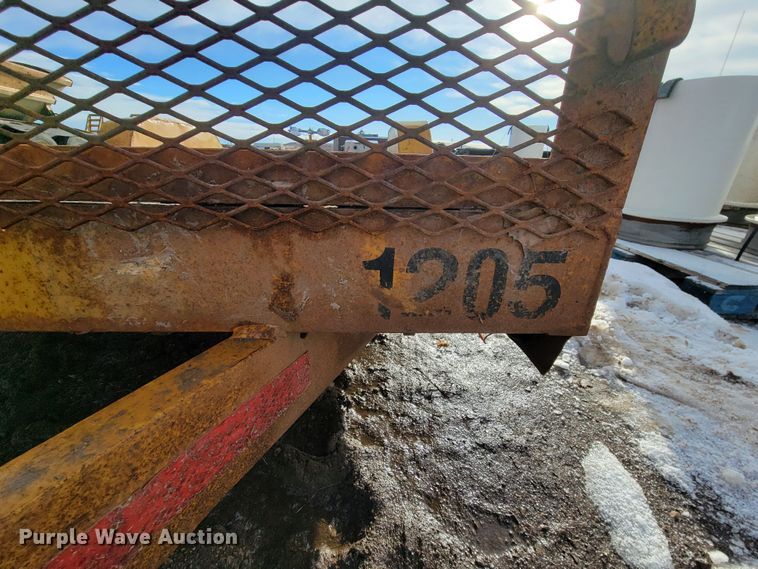 image for item ME9779 1995 Big Tex 8x20  equipment trailer