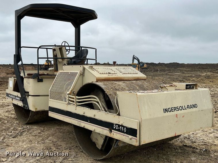image for item MF9927 1995 Ingersoll Rand DD-110  double drum vibratory roller
