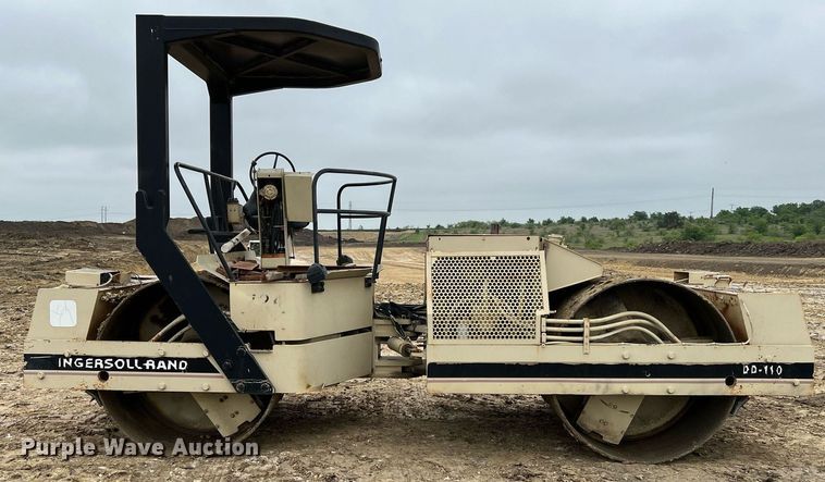 image for item MF9927 1995 Ingersoll Rand DD-110  double drum vibratory roller