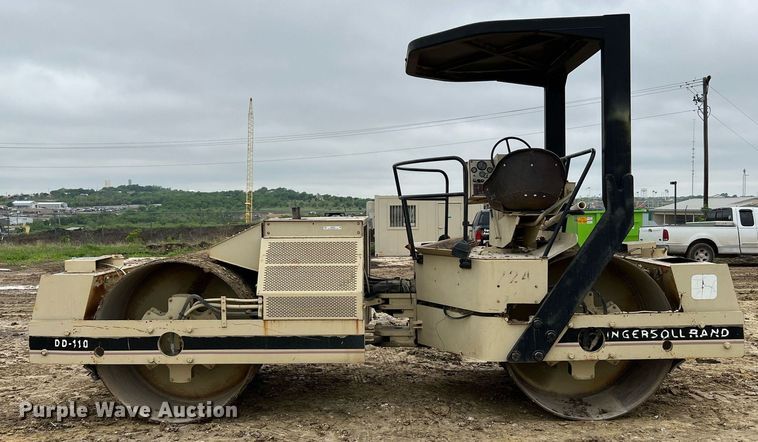 image for item MF9927 1995 Ingersoll Rand DD-110  double drum vibratory roller
