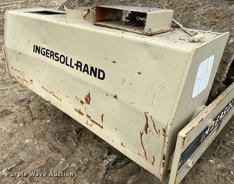 image for item MF9927 1995 Ingersoll Rand DD-110  double drum vibratory roller