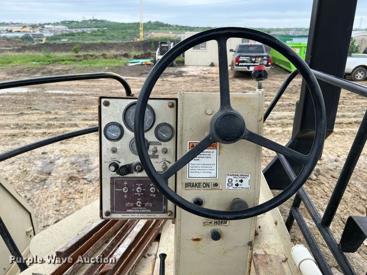 image for item MF9927 1995 Ingersoll Rand DD-110  double drum vibratory roller