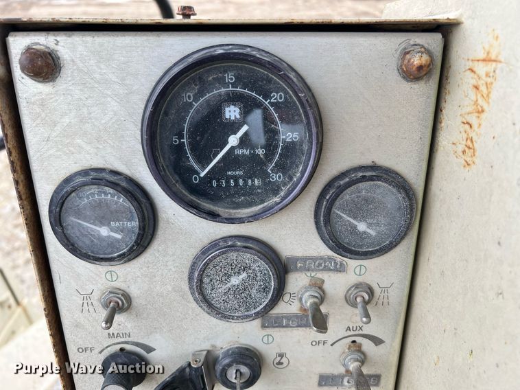 image for item MF9927 1995 Ingersoll Rand DD-110  double drum vibratory roller