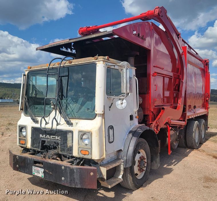 image for item ML9281 2004 Mack MR688S  refuse truck