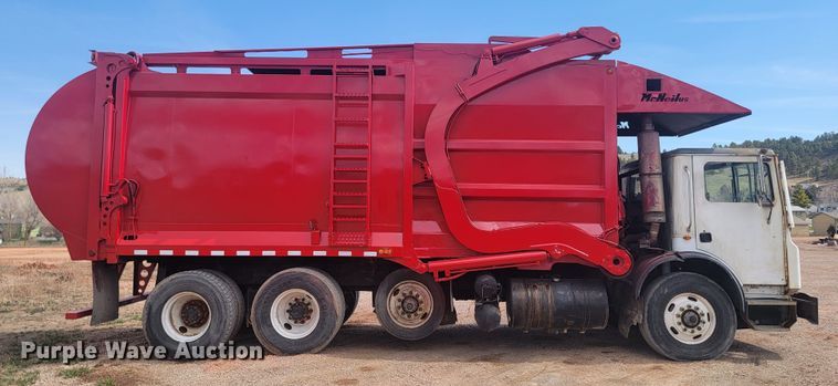 image for item ML9281 2004 Mack MR688S  refuse truck