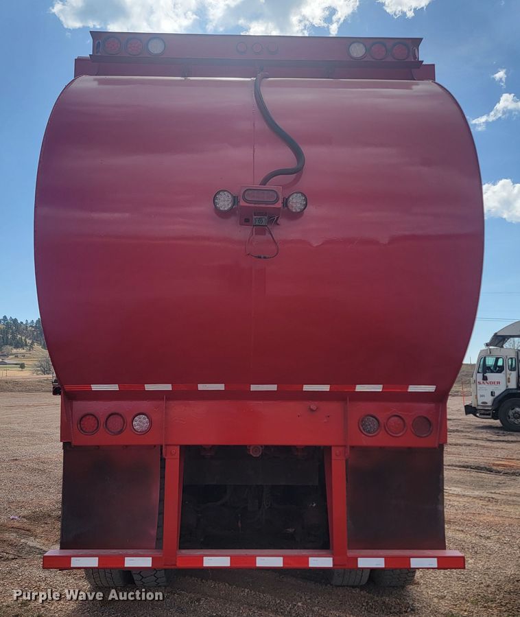 image for item ML9281 2004 Mack MR688S  refuse truck