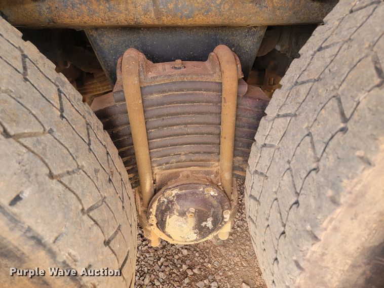 image for item ML9281 2004 Mack MR688S  refuse truck