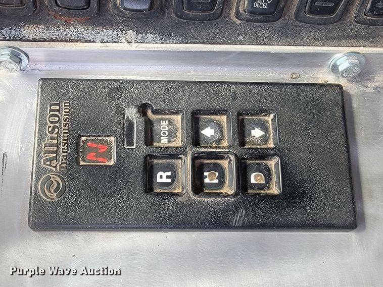 image for item ML9281 2004 Mack MR688S  refuse truck