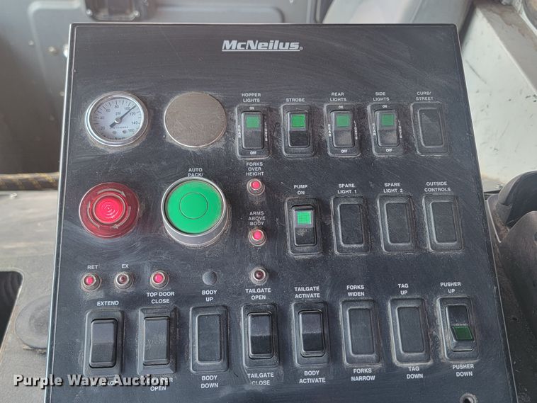 image for item ML9281 2004 Mack MR688S  refuse truck