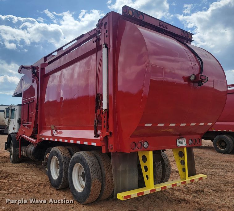 image for item ML9282 2005 Mack MR688S  refuse truck