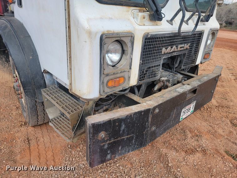 image for item ML9282 2005 Mack MR688S  refuse truck