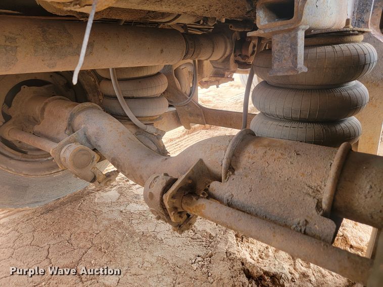 image for item ML9282 2005 Mack MR688S  refuse truck