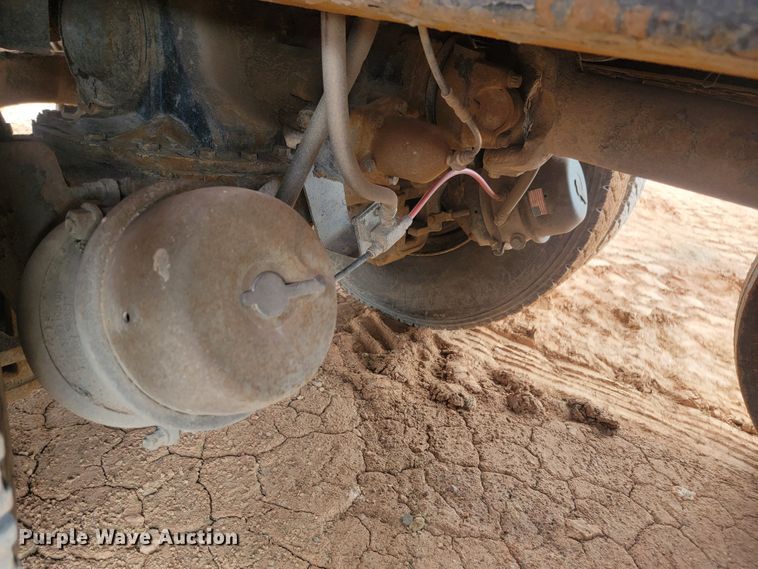 image for item ML9282 2005 Mack MR688S  refuse truck