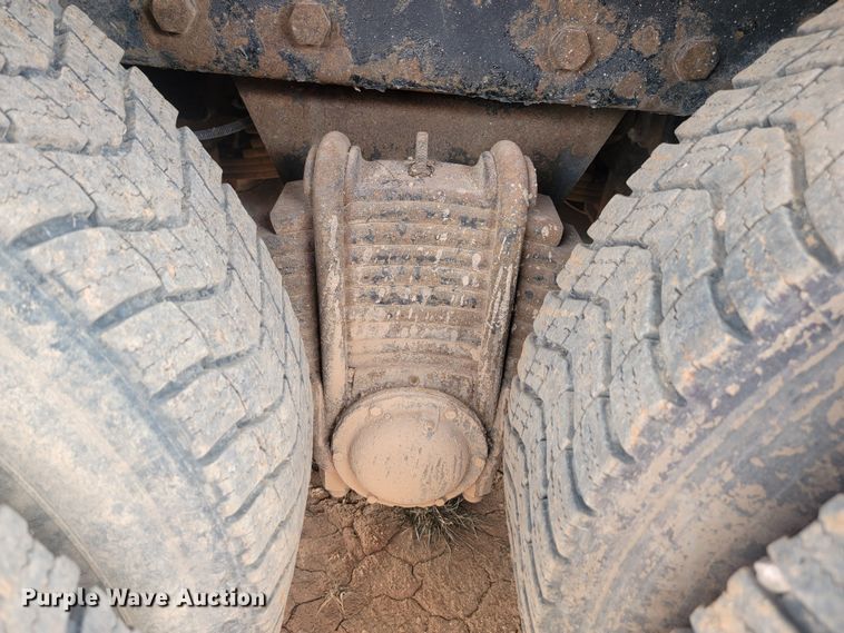 image for item ML9282 2005 Mack MR688S  refuse truck