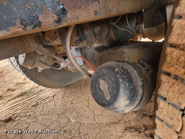 image for item ML9282 2005 Mack MR688S  refuse truck