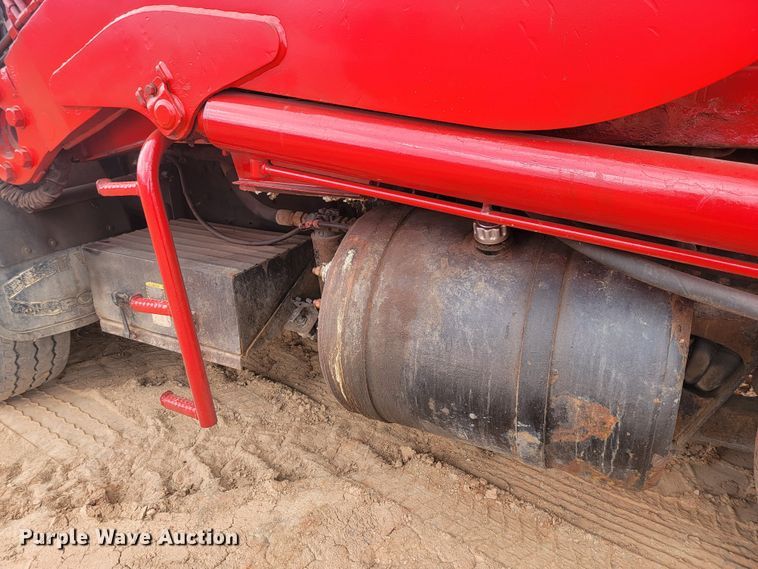 image for item ML9282 2005 Mack MR688S  refuse truck