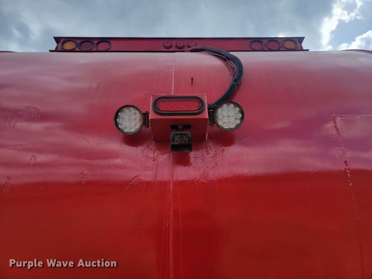 image for item ML9282 2005 Mack MR688S  refuse truck