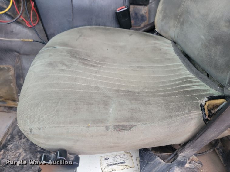 image for item ML9282 2005 Mack MR688S  refuse truck