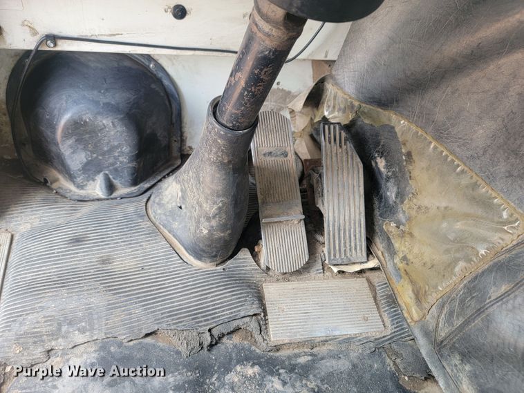 image for item ML9282 2005 Mack MR688S  refuse truck