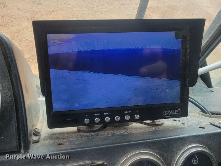 image for item ML9282 2005 Mack MR688S  refuse truck